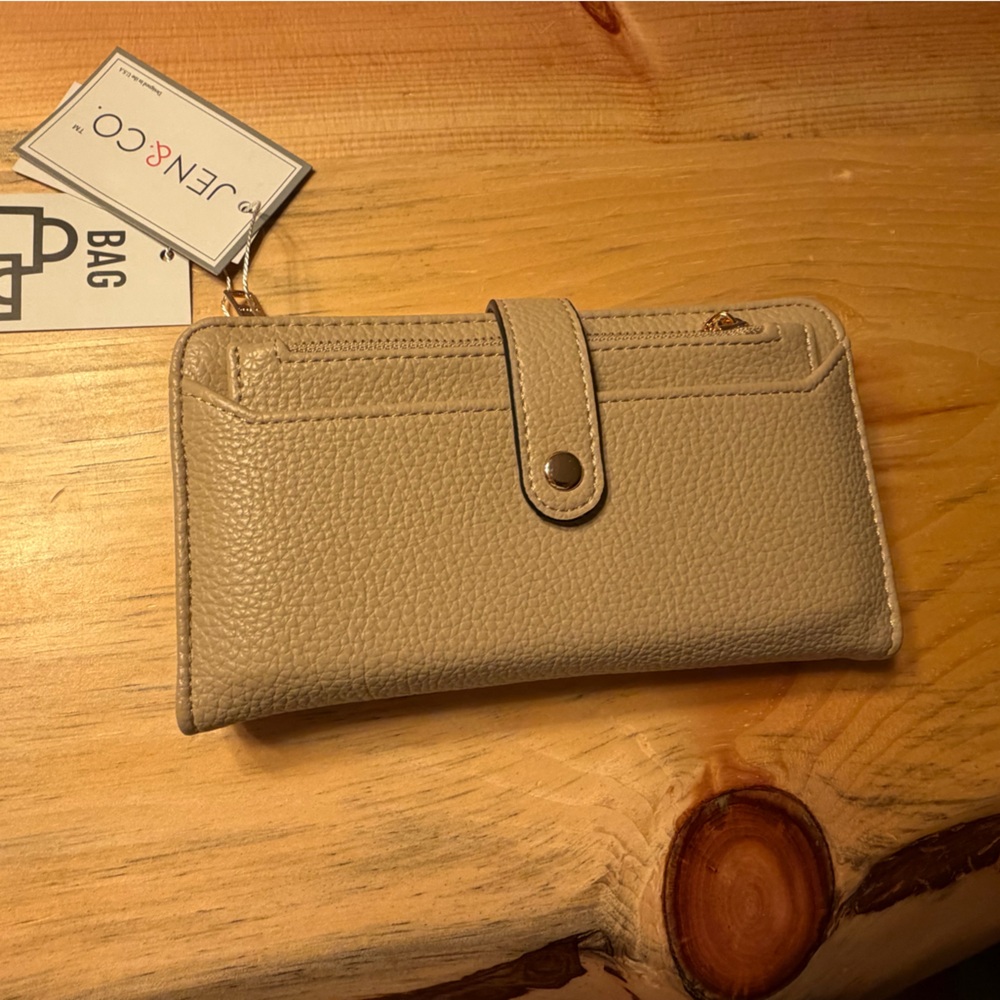 Jen & Co Beige Wallet